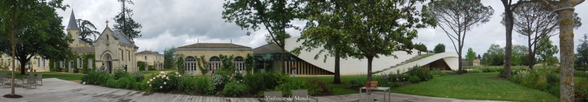 Extérieurs Château Cheval Blanc, LVMH