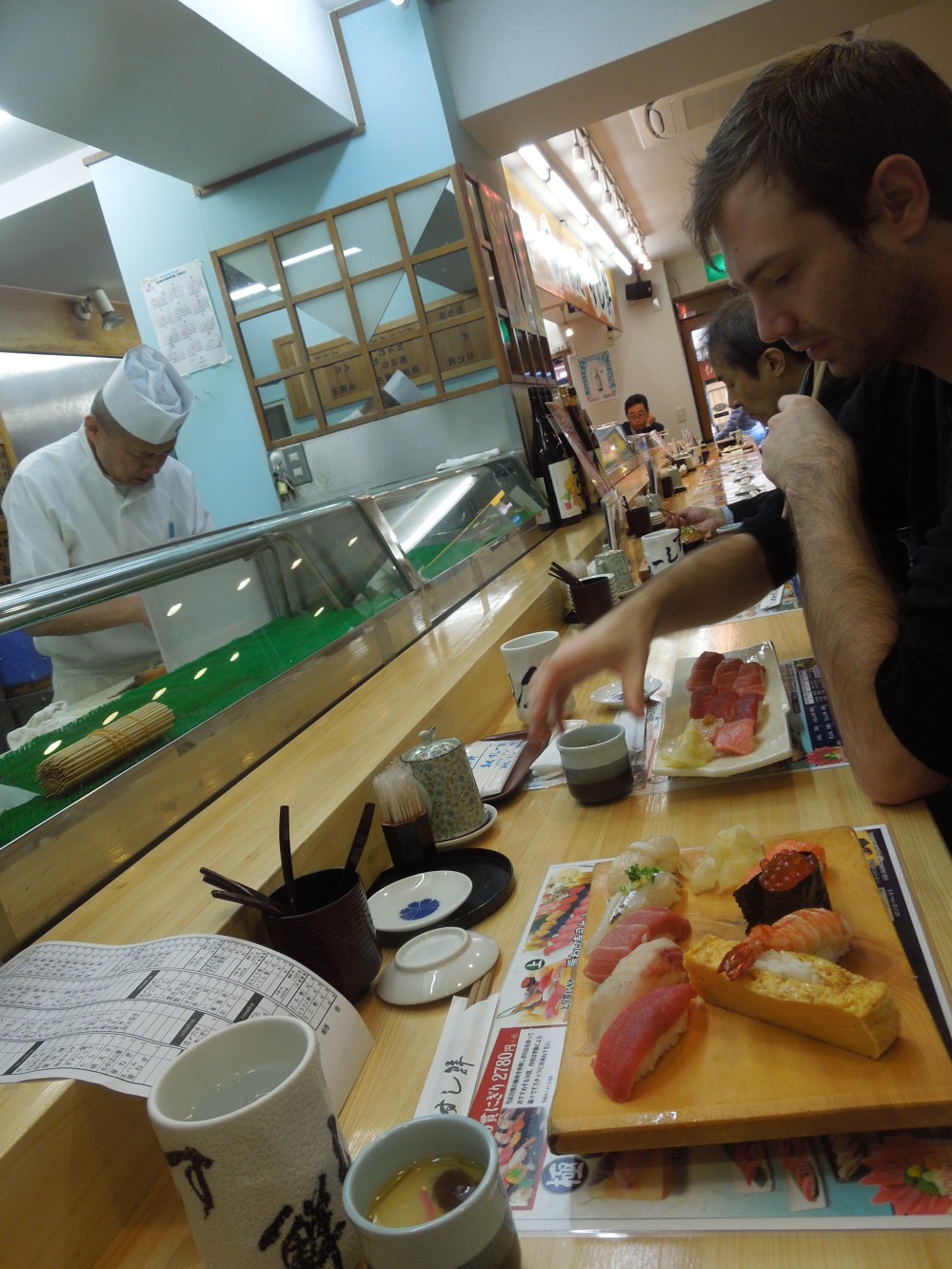 Restaurant à sushi, Tsukiji Market, Japon