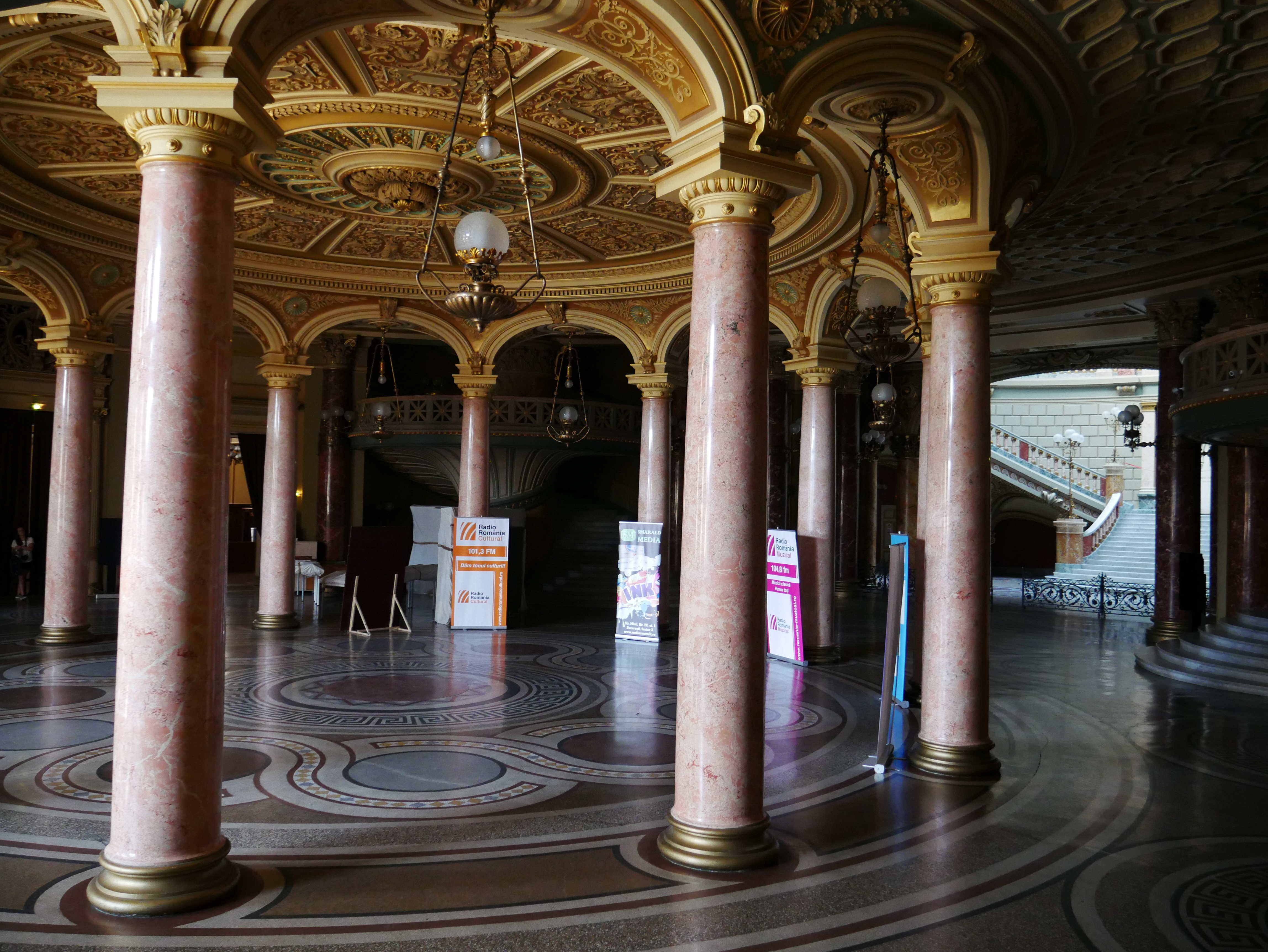 Bucarest - Athénée roumain patio
