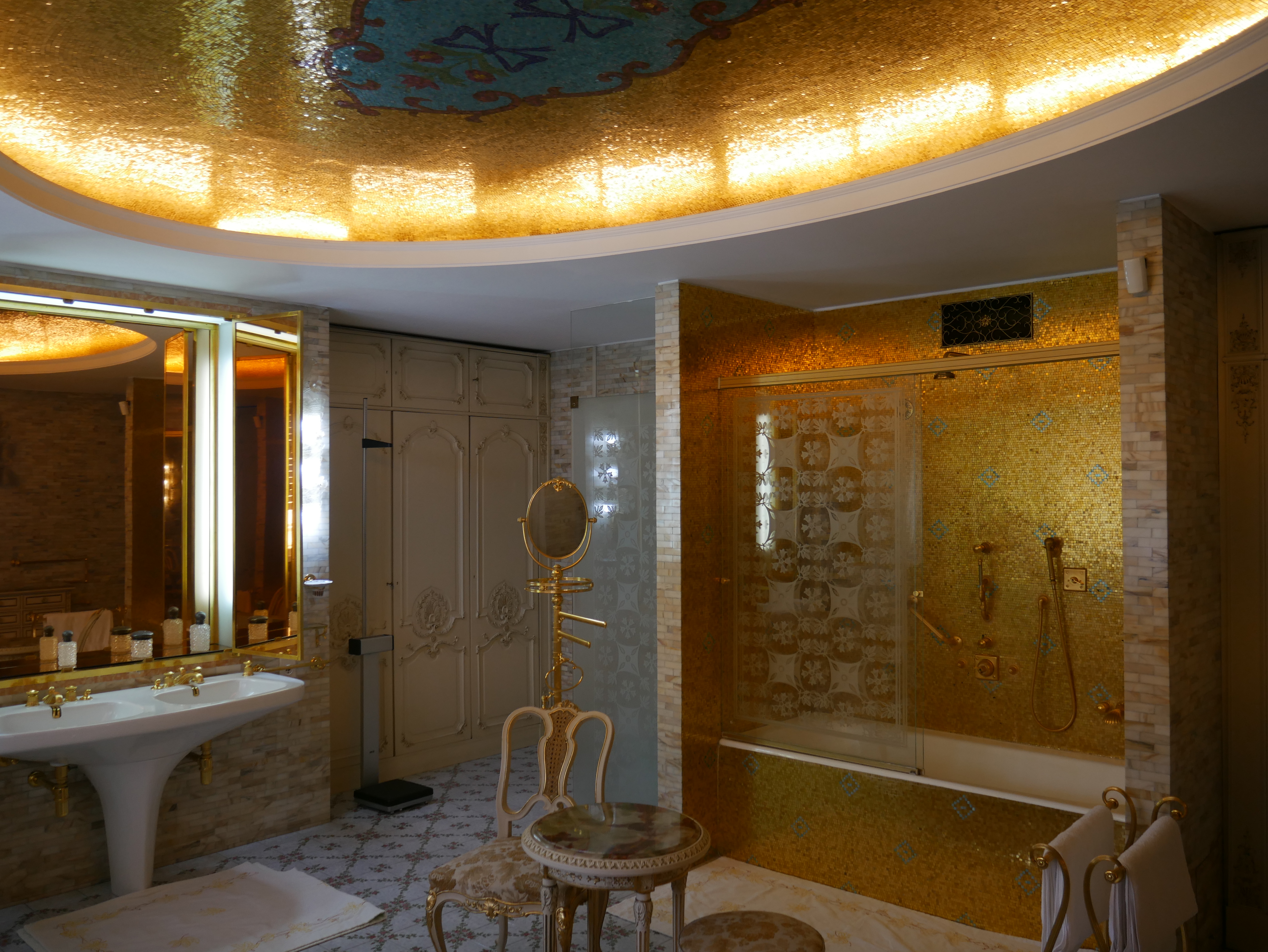 Bucarest - Palais du Printemps - Salle de bain