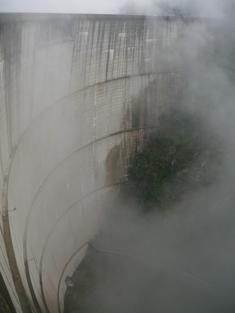 Roumanie - Transfagarasan et barrage Vidraru