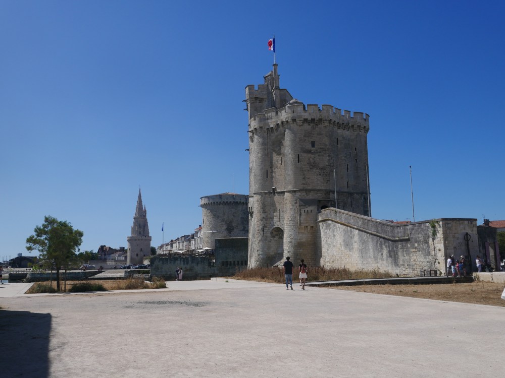 Les 3 tours alignées