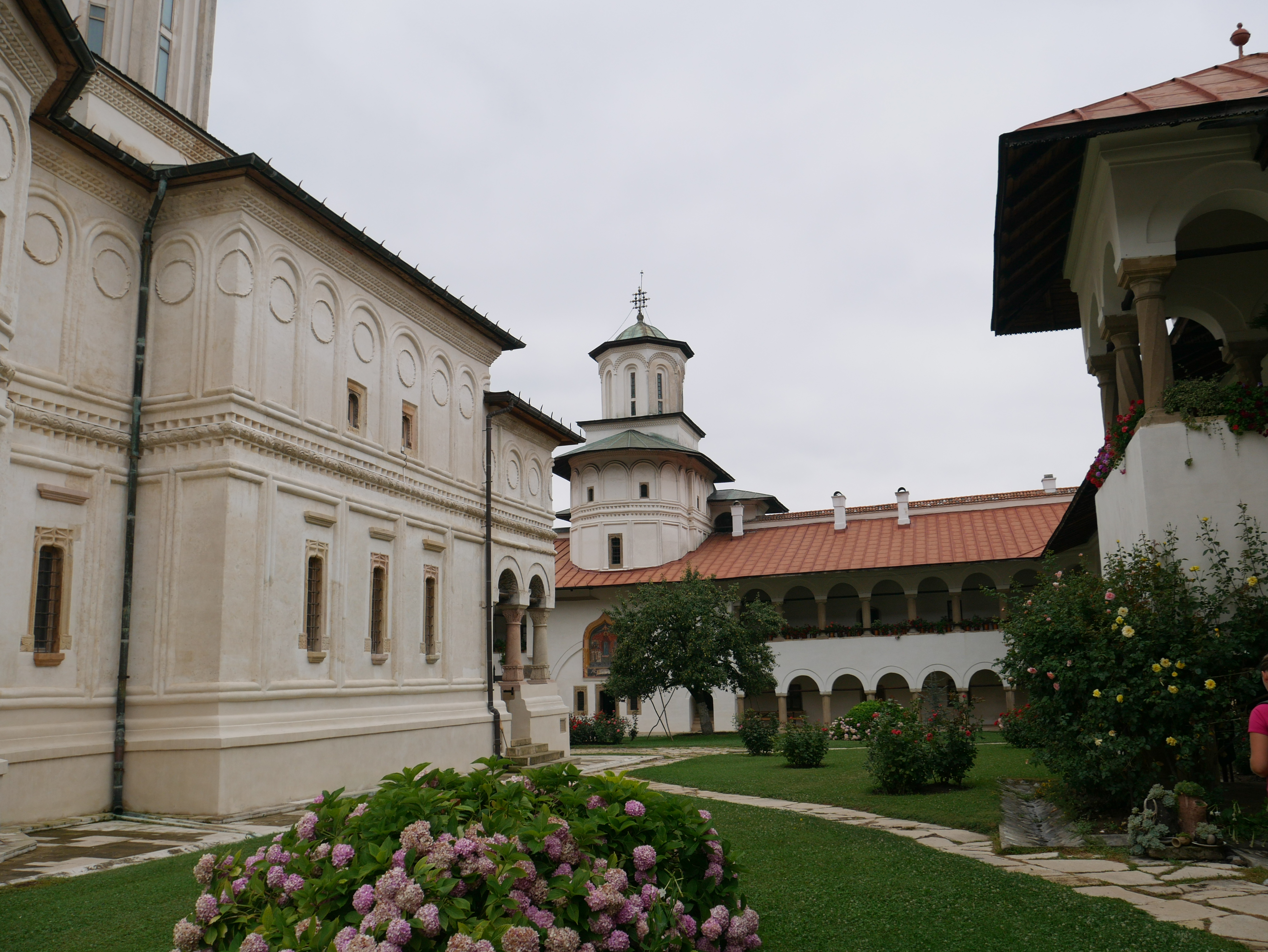 Le monastère et son cloître